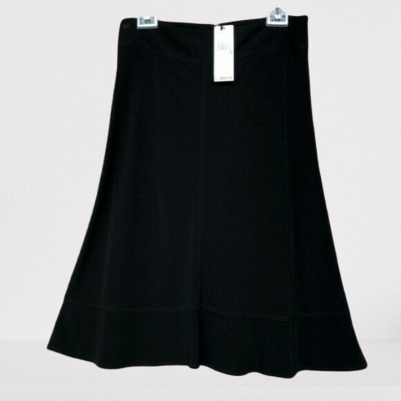 DKNYC Dresses & Skirts - NWT DNKY Perfect Flirty Black Versatile Skirt Sz S
